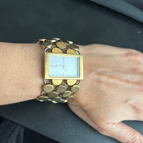 Gold Fossil Watch - Picture 7 of 8